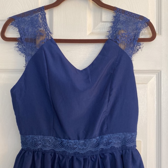 Women’s Design by Korea Blue Silk and Lace top size Medium - Picture 2 of 12
